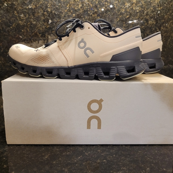 On Running X3 Womans - Fawn/Magenta - Picture 2 of 6